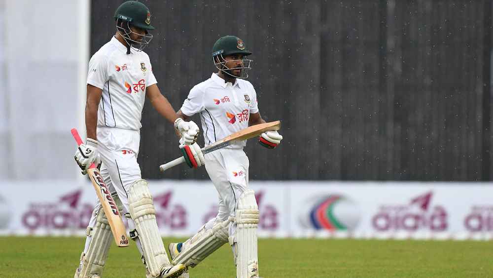 মিরাজের ব্যাটে লড়াইয়ের স্বপ্ন বাংলাদেশের